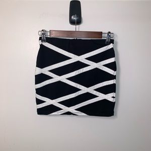 Forever 21 ZigZag Pencil Skirt Black/White